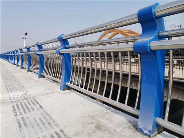 乌海304不锈钢复合管护栏的生产工艺揭秘